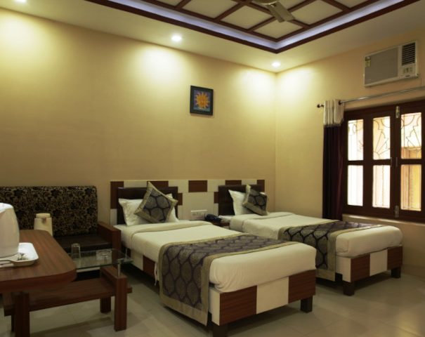 Premier AC Room - Hotel Satkar